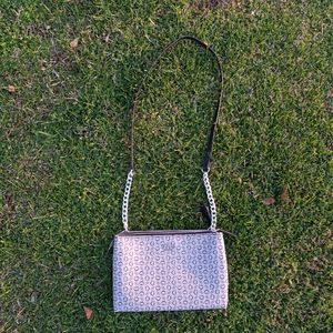 ⛓️🖤Guess Grey Crossbody Bag 🖤⛓️